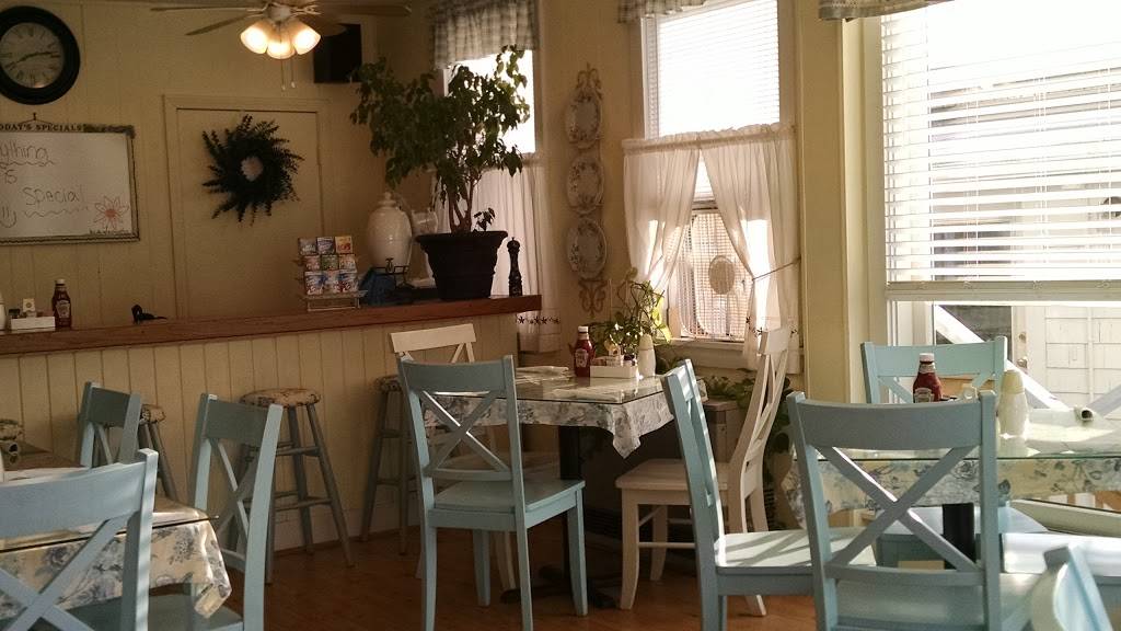 Bridge Street Cafe | restaurant | 4 Bridge St, Boothbay Harbor, ME 04538, USA | 2076337447 OR +1 207-633-7447