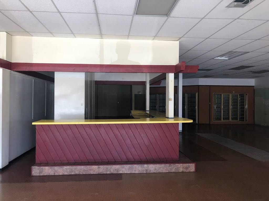 Esthers Place | restaurant | 7561 Center Ave #34, Huntington Beach, CA 92647, USA | 7148414266 OR +1 714-841-4266