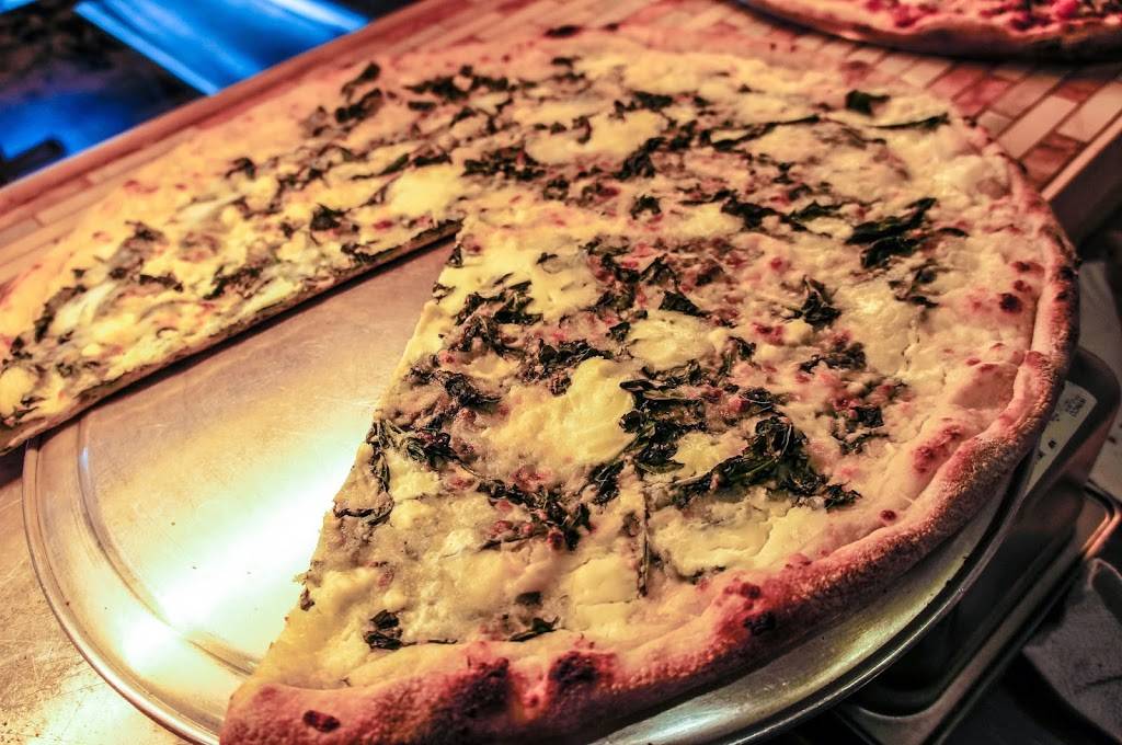 ROEBLING PIZZA | meal takeaway | 326 Roebling St, Brooklyn, NY 11211, USA | 7187825042 OR +1 718-782-5042