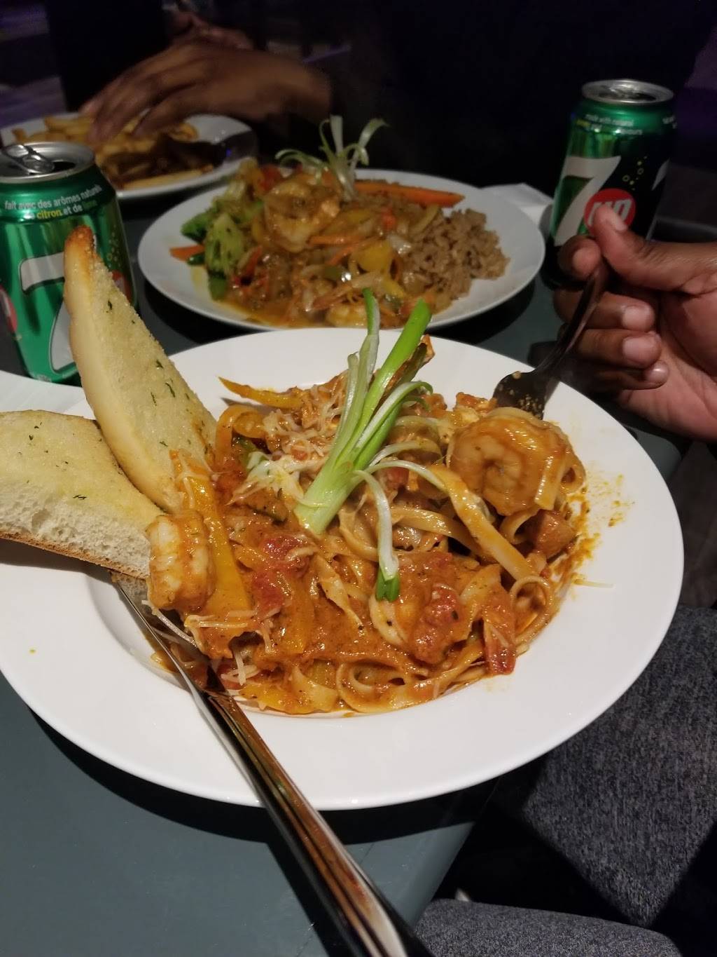 Tonys Skinny Chef Bistro | restaurant | 6435 Dixie Rd Unit 1, Mississauga, ON L6T 1X4, Canada | 9055648955 OR +1 905-564-8955