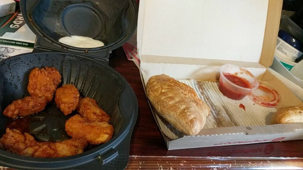 Pizza Hut | meal takeaway | 7002 Biddulph Ave, Brooklyn, OH 44144, USA | 2167419777 OR +1 216-741-9777