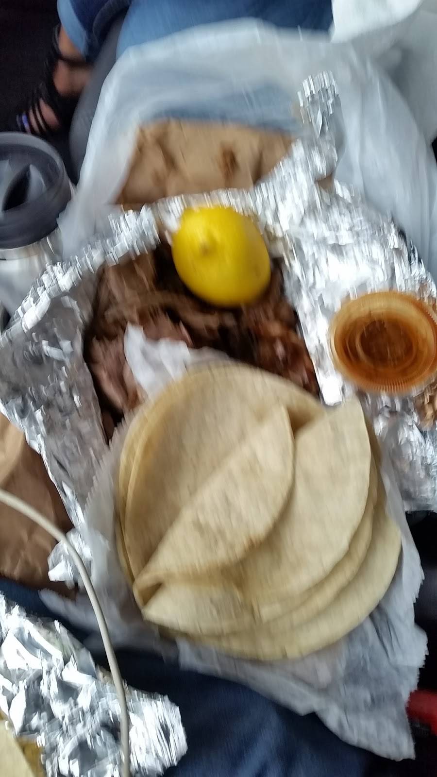 Victor Bueno | restaurant | 2057 W Cermak Rd, Chicago, IL 60608, USA | 7733765109 OR +1 773-376-5109