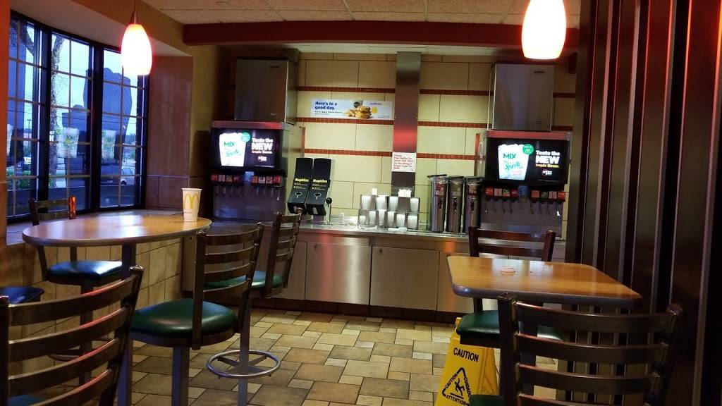 McDonalds | cafe | 11205 Kingston Pike, Farragut, TN 37934, USA | 8659662600 OR +1 865-966-2600