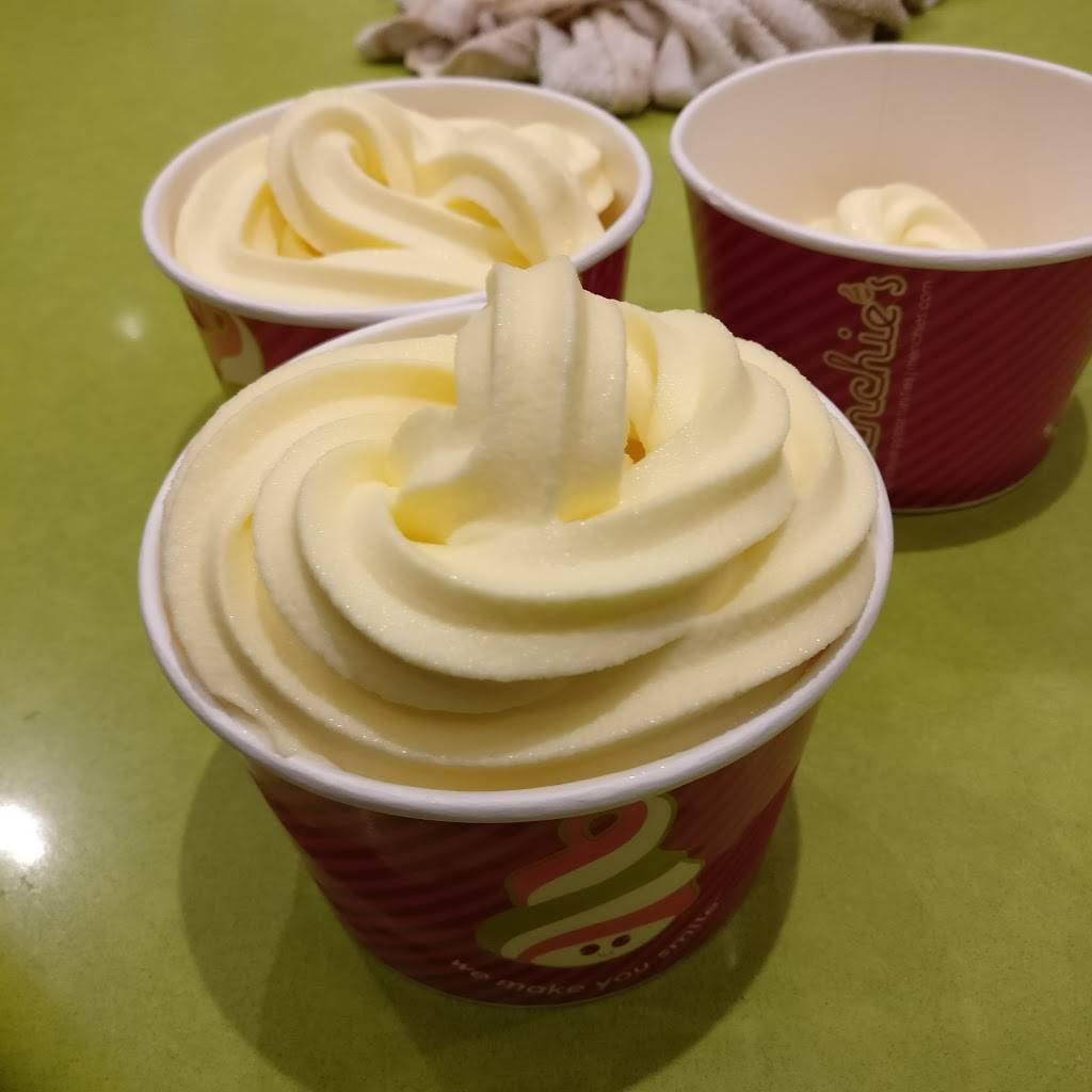 Menchies Frozen Yogurt | bakery | 17245 Ventura Blvd, Encino, CA 91316, USA | 8189901500 OR +1 818-990-1500