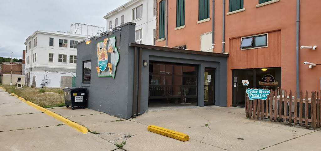 Cedar River Pizza Co. | restaurant | 105 N Main St #1, Charles City, IA 50616, USA | 6412283590 OR +1 641-228-3590