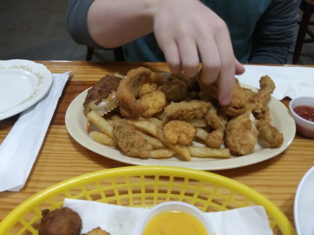 Loaves & Fishes Family Restaurant | restaurant | 13476 Old Tanner Williams Rd, Wilmer, AL 36587, USA | 2516496090 OR +1 251-649-6090