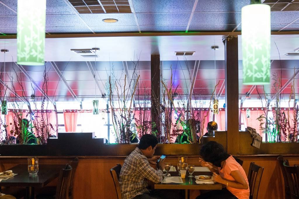 Godavari Indian Restaurant | restaurant | 356 Mendon Road, Cumberland, RI 02864, USA | 4017270036 OR +1 401-727-0036