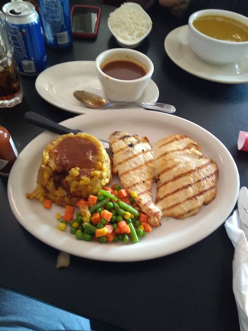 Caridad & Louie | restaurant | 1660 E Gun Hill Rd, Bronx, NY 10469, USA | 7188623939 OR +1 718-862-3939