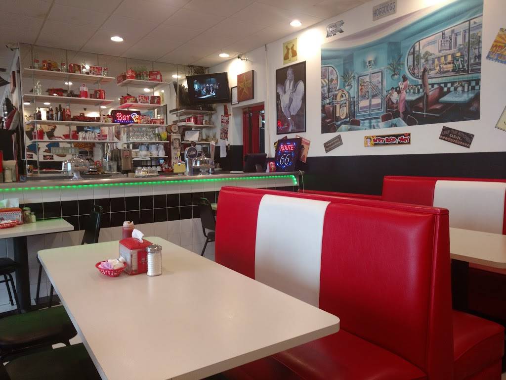 Route 42 Diner and Dairy Bar | restaurant | 2825 County Rd 42, Windsor, ON N0R 1L0, Canada | 5199665992 OR +1 519-966-5992