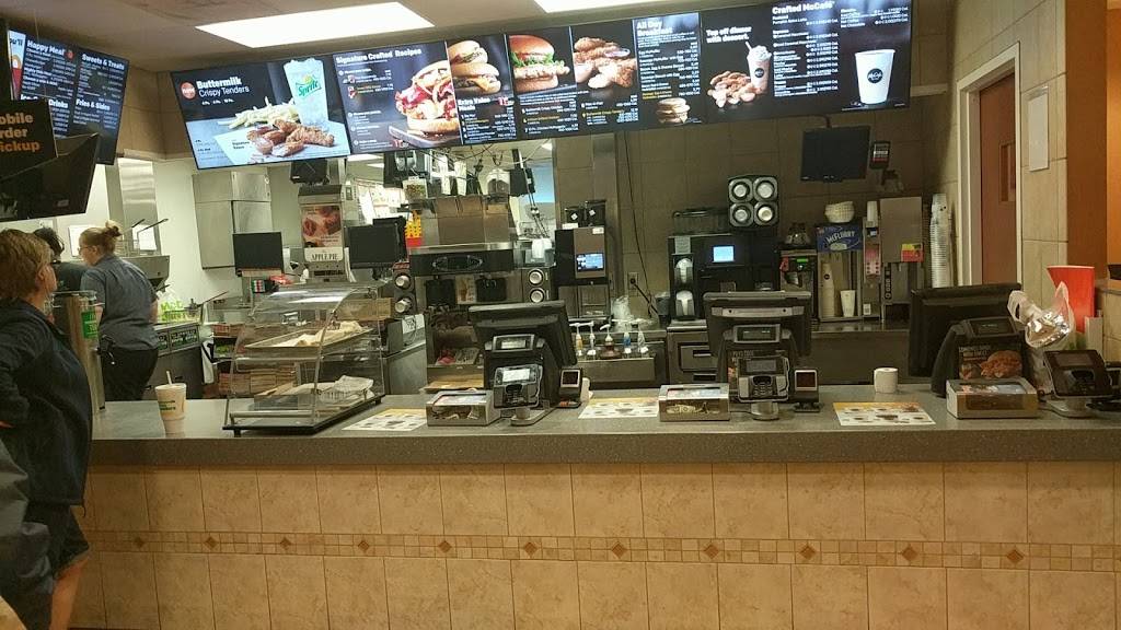 McDonalds | cafe | 4910 N Market St, Champaign, IL 61822, USA | 2176437918 OR +1 217-643-7918