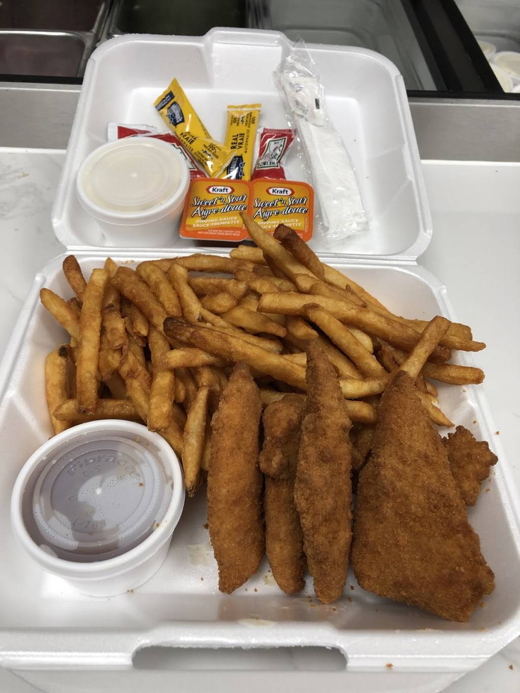 Pizza Blainville | restaurant | 744 Boulevard Curé-Labelle, Blainville, QC J7C 2K3, Canada | 4504199419 OR +1 450-419-9419