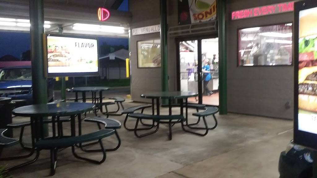 Sonic Drive-In | restaurant | 709 W Commercial St, Ozark, AR 72949, USA | 4796671164 OR +1 479-667-1164