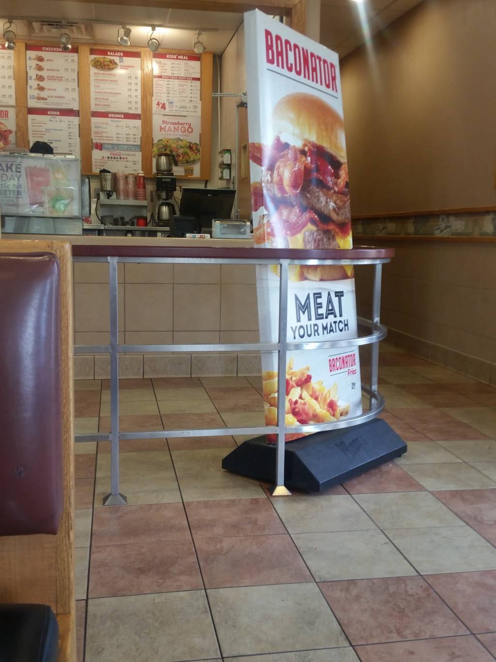 Wendys | restaurant | 20066 W, Eight Mile Rd, Southfield, MI 48075, USA | 2483546166 OR +1 248-354-6166