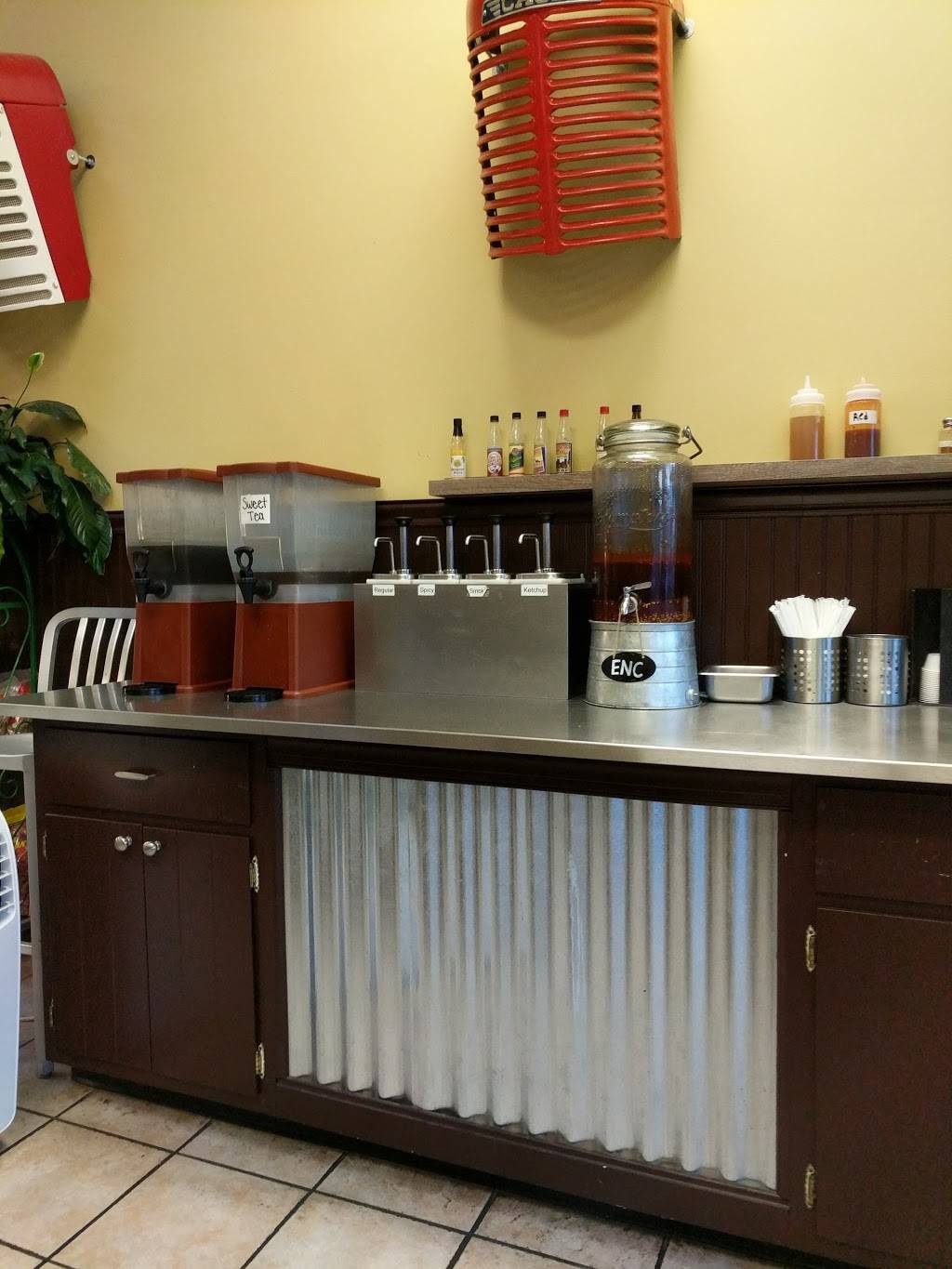 Smokehill BBQ | restaurant | 9870 Main St, Damascus, MD 20872, USA | 3012535052 OR +1 301-253-5052