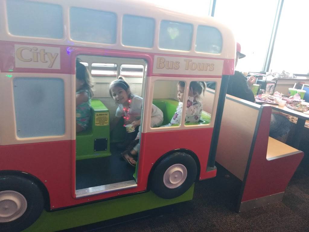 Chuck E. Cheese | restaurant | 700 Haumea St, Kapolei, HI 96707, USA | 8087627414 OR +1 808-762-7414