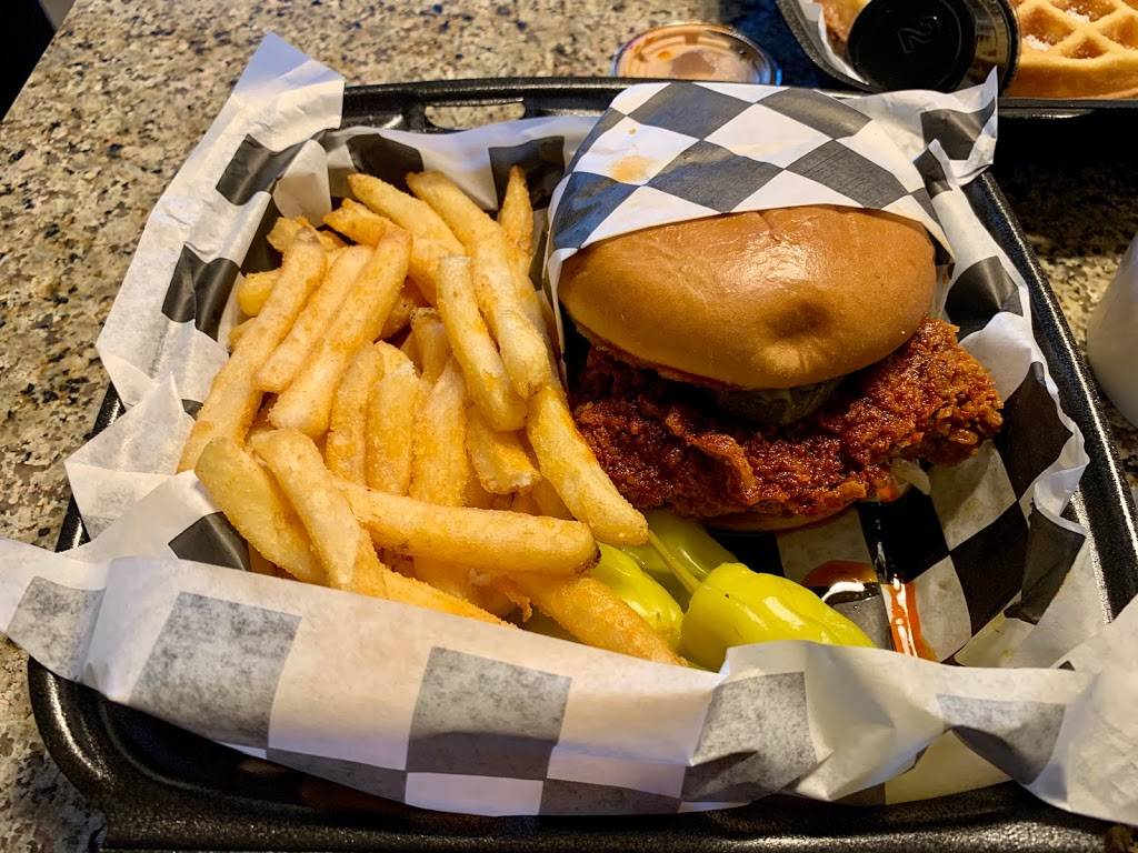Fat Daddys Hot Chicken & Waffles | restaurant | 18283 M-85, Riverview, MI 48193, USA | 7342883051 OR +1 734-288-3051