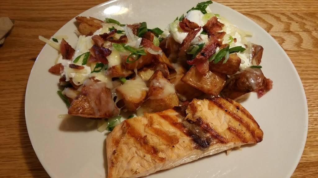 Applebees Grill + Bar | restaurant | 10004 NE Halsey St, Portland, OR 97220, USA | 5034088088 OR +1 503-408-8088