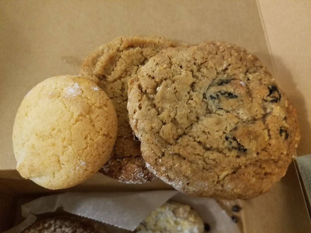 Rossis Italian Bakery | bakery | 647 US-1, York, ME 03909, USA | 2073518412 OR +1 207-351-8412