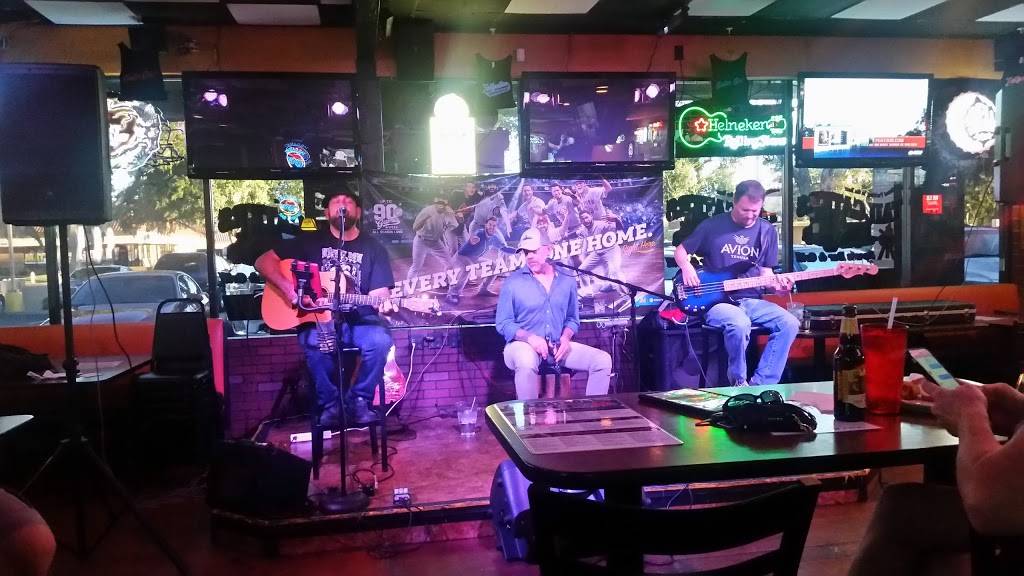 Tailgaters Sports Bar & Grill | restaurant | 6070 W Bell Rd, Glendale, AZ 85308, USA | 6025479366 OR +1 602-547-9366