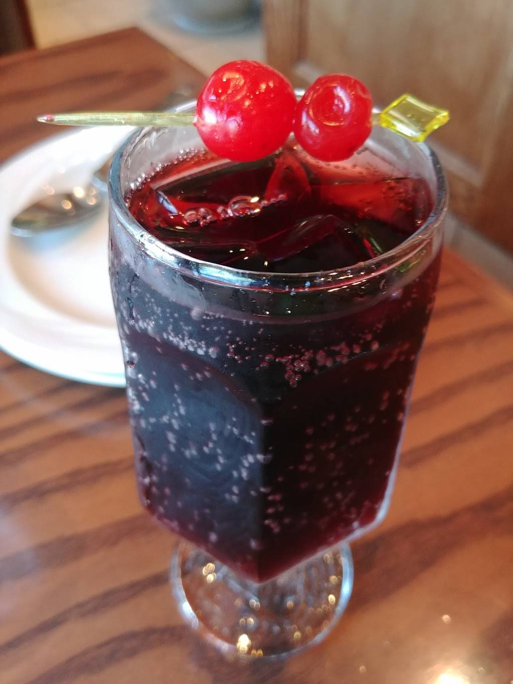 Woodland Restaurant | restaurant | 5443 Rue Wellington, Verdun, QC H4H 1N4, Canada | 5147681171 OR +1 514-768-1171