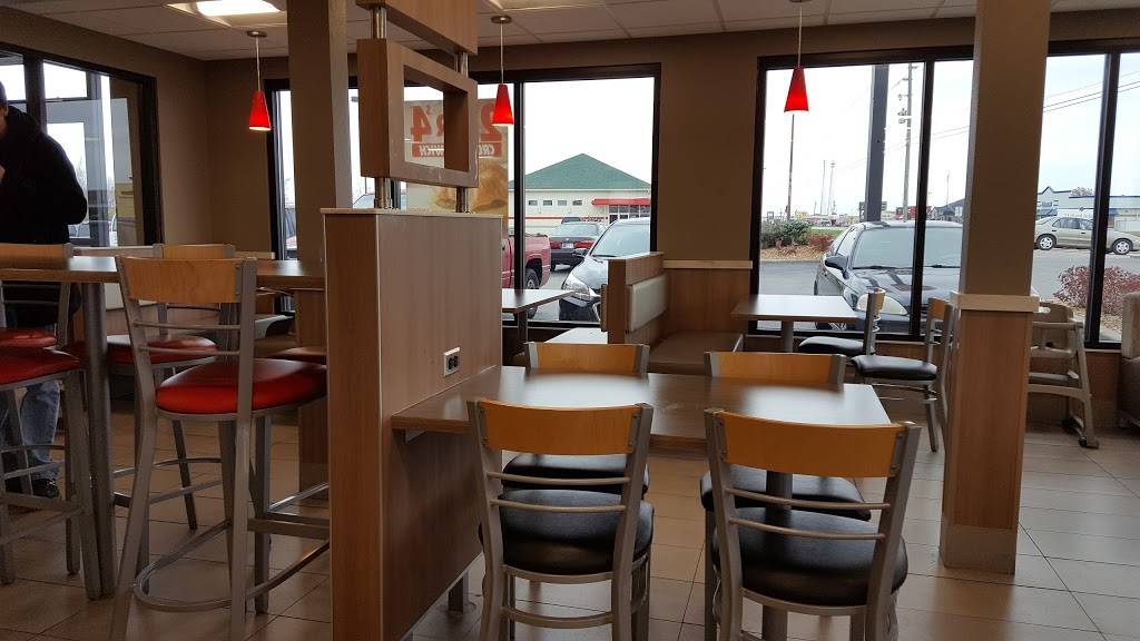 Burger King | restaurant | 1830 E State St #44, Shelbyville, IN 46176, USA | 3173980094 OR +1 317-398-0094