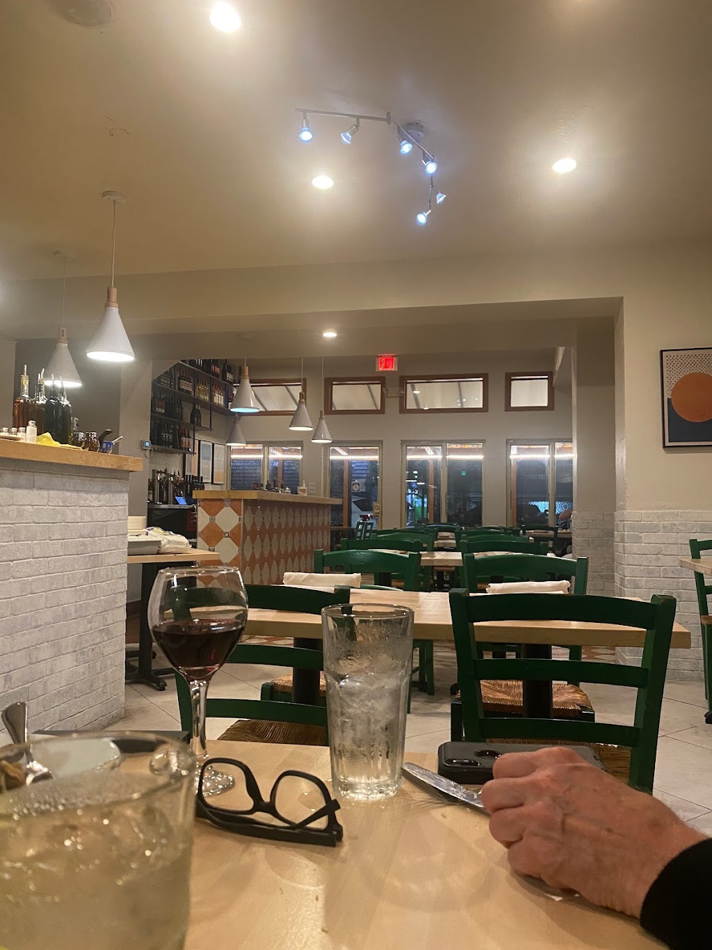 La Pizzeria Arrivederci | restaurant | 3789 Fourth Ave, San Diego, CA 92103, USA | 6195420293 OR +1 619-542-0293