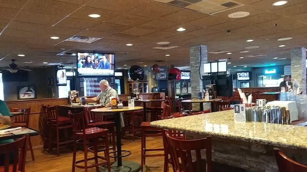 Mikes Sports Grille | restaurant | 517 E Gore Blvd, Lawton, OK 73501, USA | 5803573080 OR +1 580-357-3080