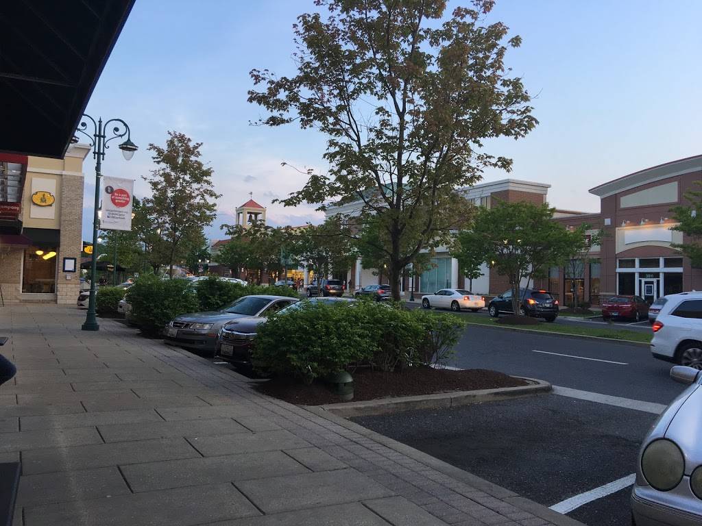 Starbucks | cafe | 3924 Town Center Blvd, Bowie, MD 20716, USA | 3018052574 OR +1 301-805-2574