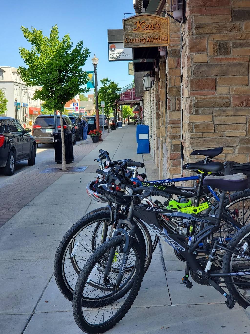 Kens Country Kitchen | restaurant | 69232 Main St, Richmond, MI 48062, USA | 5867274747 OR +1 586-727-4747