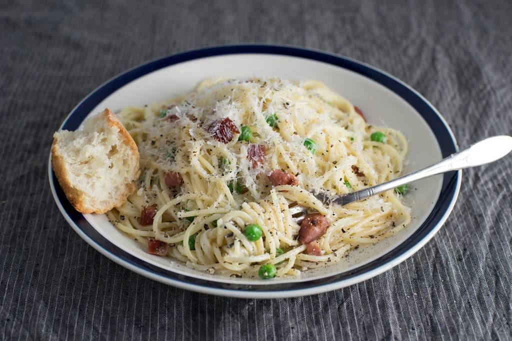 Pastini Pastaria | meal takeaway | Market Center, 1580 NW 9th St, Corvallis, OR 97330, USA | 5412572579 OR +1 541-257-2579