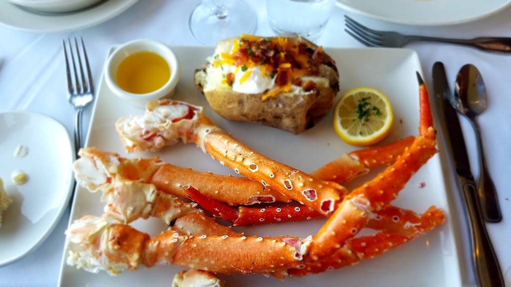 Chart House | restaurant | 5700 SW Terwilliger Blvd, Portland, OR 97239, USA | 5032466963 OR +1 503-246-6963