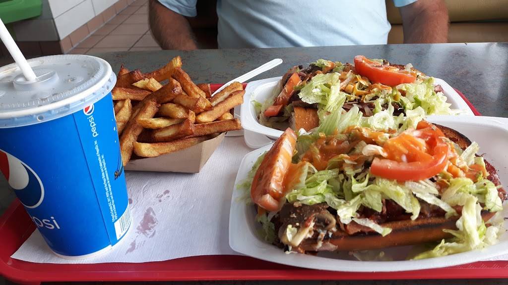 Restaurant La Pataterie | restaurant | 189 Rue Victoria, Salaberry-de-Valleyfield, QC J6T 1A7, Canada | 4503775193 OR +1 450-377-5193