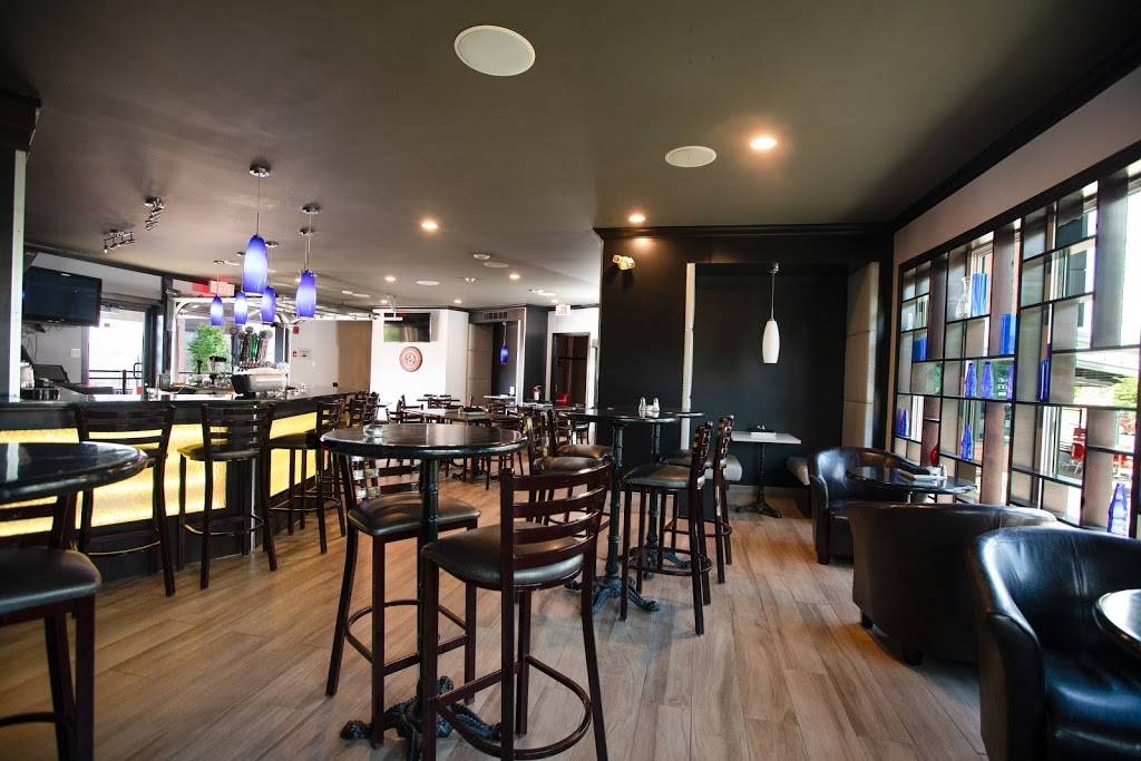 Resto Bistro Rumeur | restaurant | 585 Boulevard de la Gappe, Gatineau, QC J8T 8N7, Canada | 8192430001 OR +1 819-243-0001