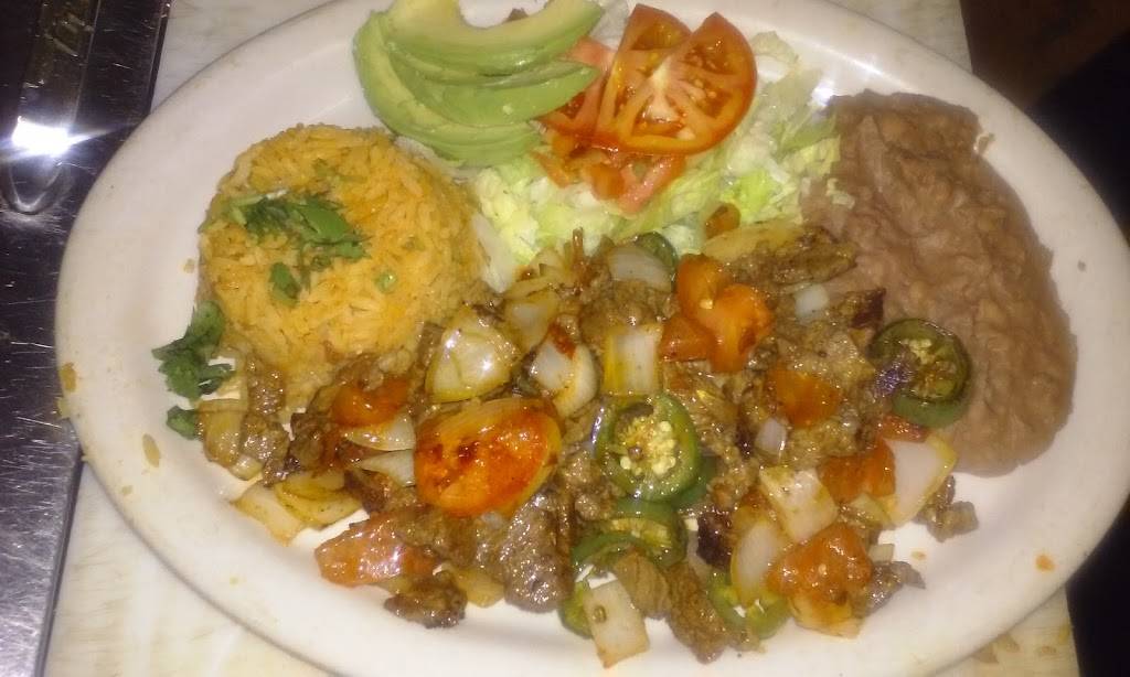 El Puesto Mexican Restaurant | restaurant | 1504 Castroville Rd, San Antonio, TX 78237, USA | 2104331901 OR +1 210-433-1901