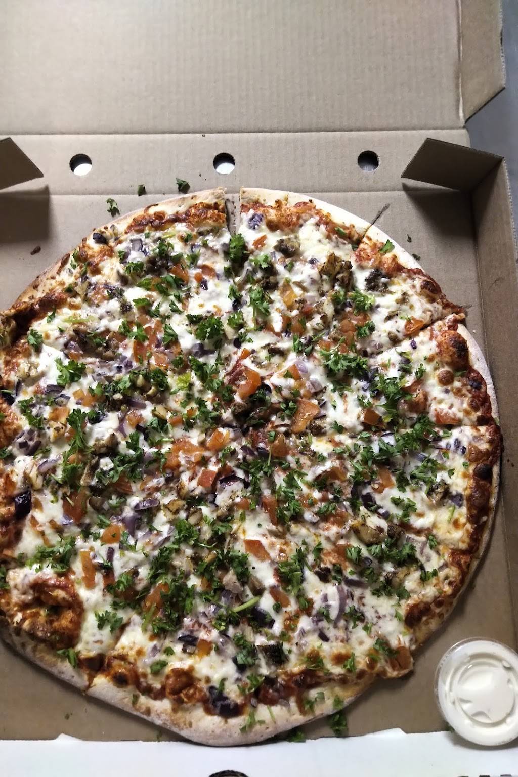 Famous Pizza | restaurant | 28 Queen St W, Cambridge, ON N3C 1G1, Canada | 5192201295 OR +1 519-220-1295