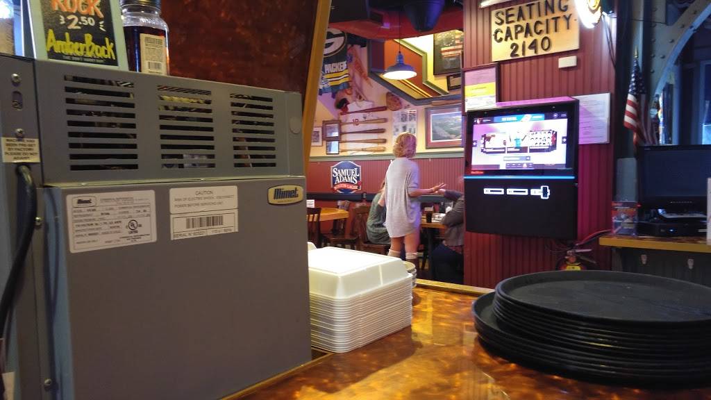 Chucks Sports Bar | restaurant | 1500 N E St, Richmond, IN 47374, USA | 7659651022 OR +1 765-965-1022