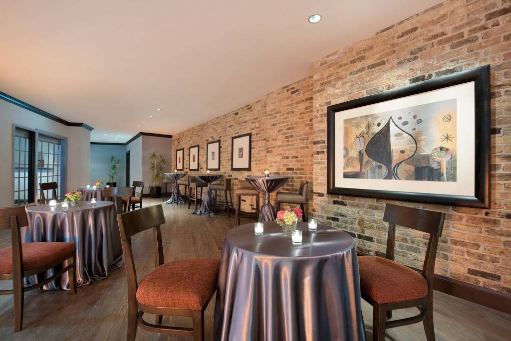 eTown Bistro | restaurant | 1710 Orrington Ave, Evanston, IL 60201, USA | 8475567924 OR +1 847-556-7924