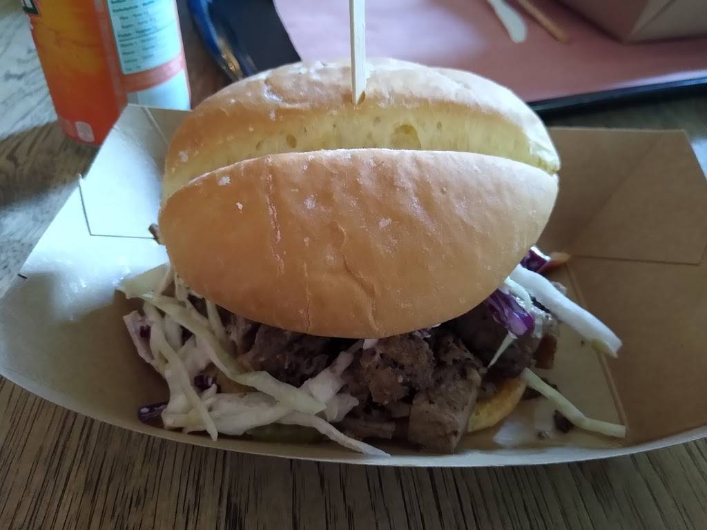 Le fumoir Smokehouse Urbain | restaurant | 70 Rue Main, North Hatley, QC J0B, Canada | 8193457908 OR +1 819-345-7908