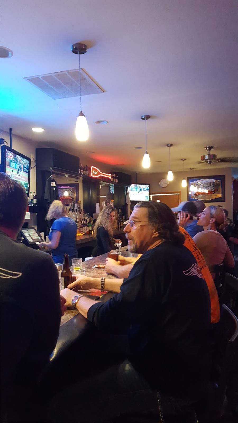 Deacons Restaurant & Bar at the Golf Farm | restaurant | 2100 US-12, Wauconda, IL 60084, USA | 8475264000 OR +1 847-526-4000