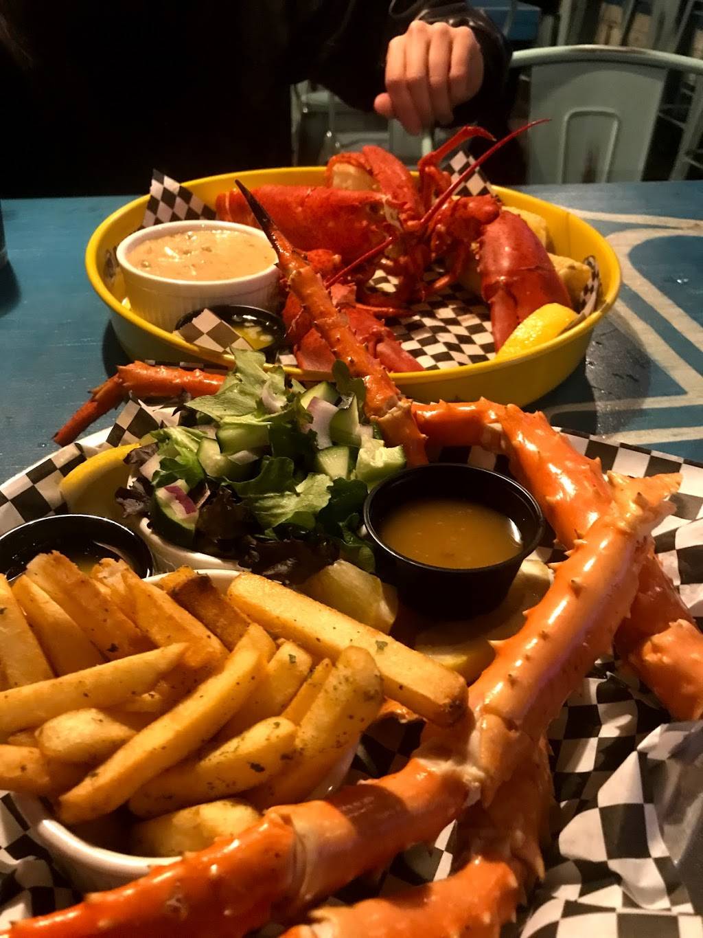 Tipsy tails | restaurant | 6325 Hollywood Blvd, Los Angeles, CA 90028, USA | 3236457992 OR +1 323-645-7992