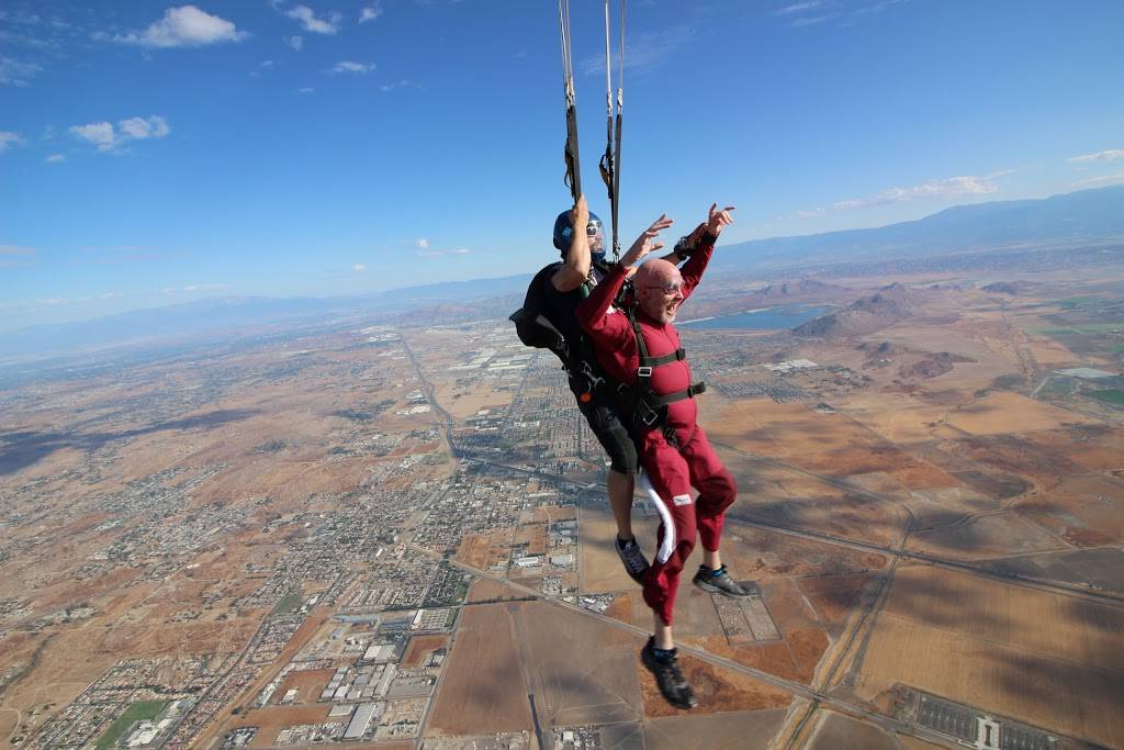 Skydive Perris | restaurant | 2091 Goetz Rd, Perris, CA 92570, USA | 9516571664 OR +1 951-657-1664
