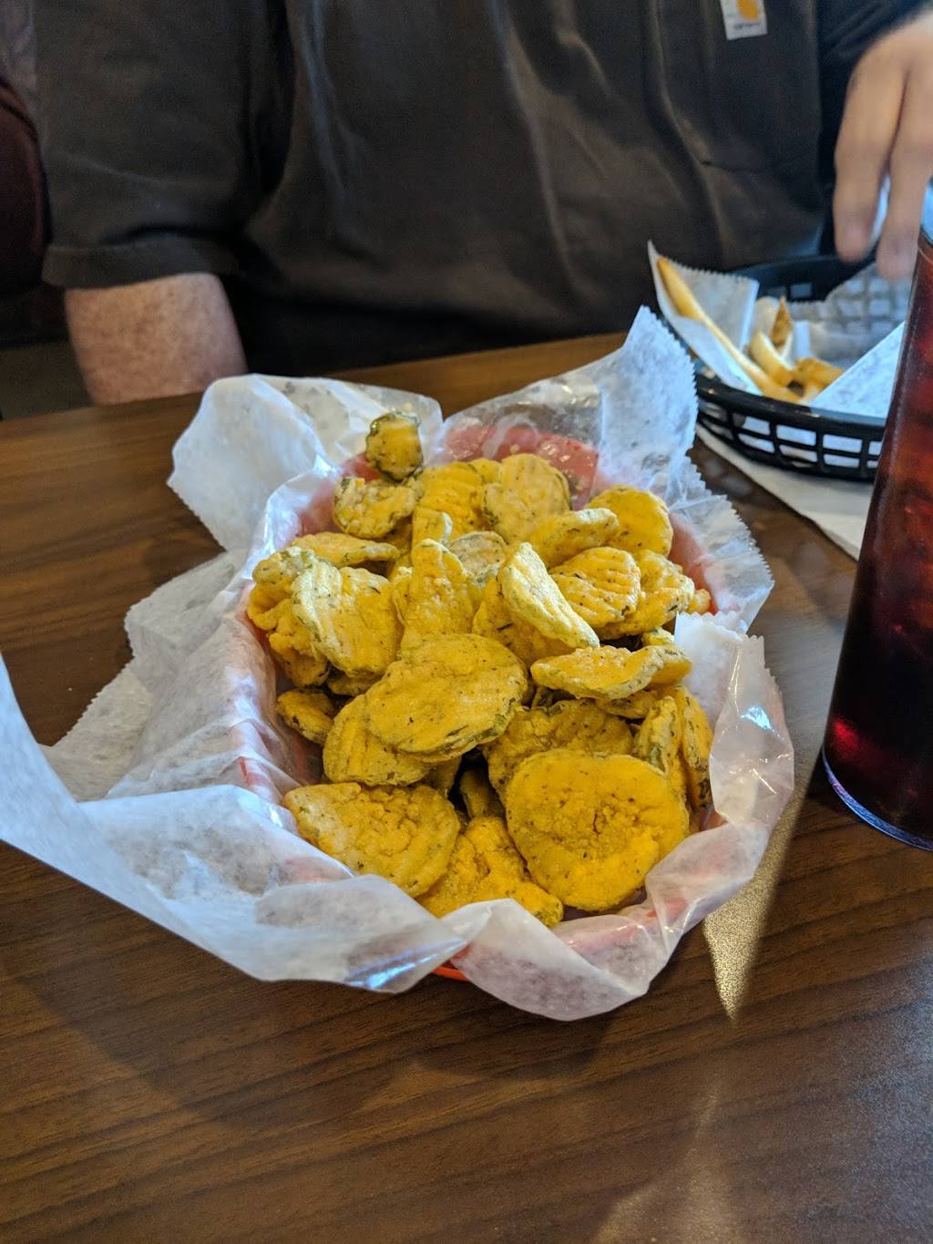 Nite Hawk Bar & Grill | restaurant | 105 Greene St, Slater, IA 50244, USA | 5152283500 OR +1 515-228-3500