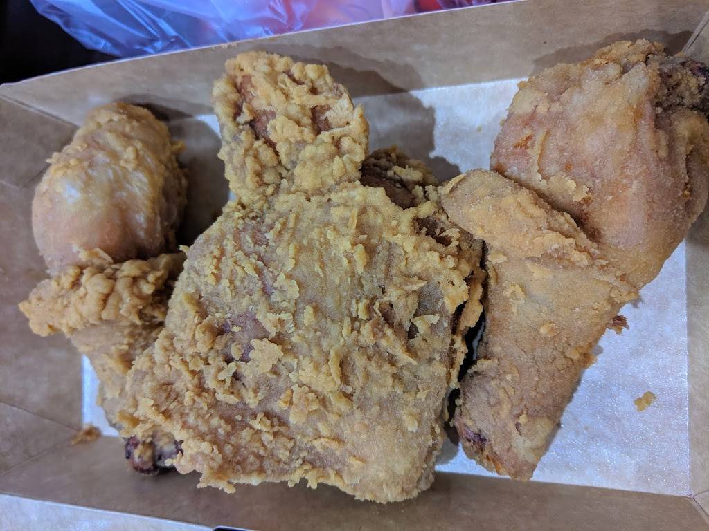 Jollibee North York | restaurant | 79 Billy Bishop Way, North York, ON M3K 2C8, Canada | 6479512822 OR +1 647-951-2822