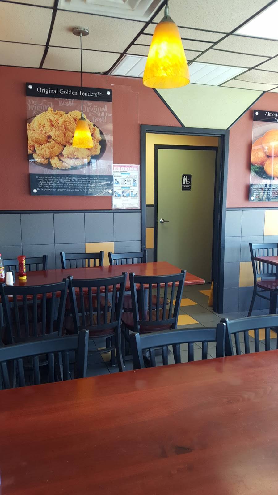 Golden Chick | meal takeaway | 1144 E Airport Blvd, Austin, TX 78702, USA | 5129271000 OR +1 512-927-1000