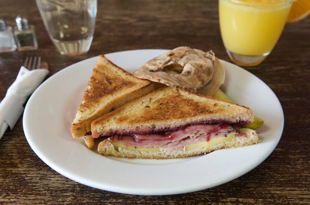 Blue Rooster Café | cafe | 1372 Cape St Claire Rd, Annapolis, MD 21409, USA | 4107575232 OR +1 410-757-5232