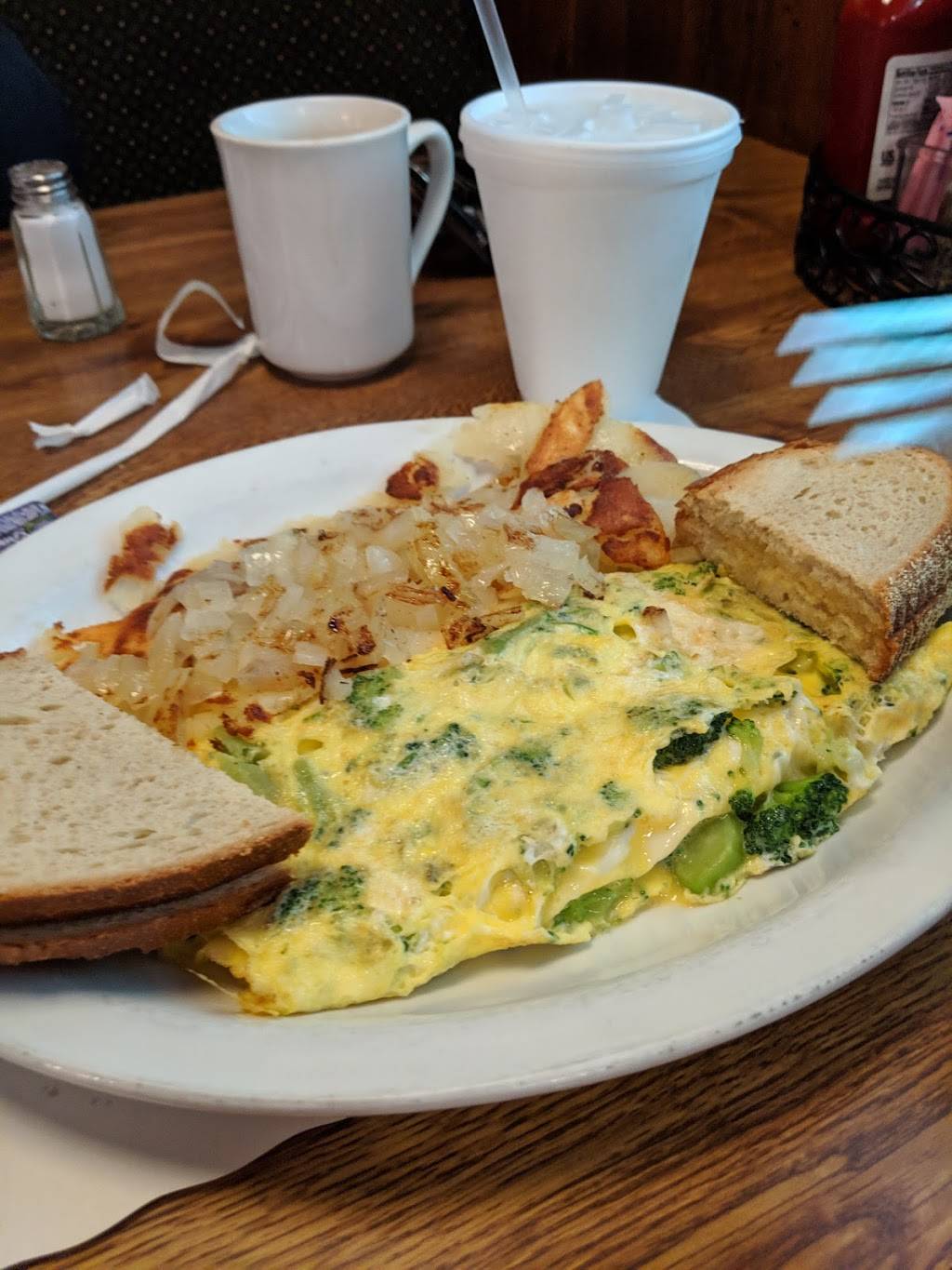 Happy Diner And Family Resturant | restaurant | 2083 W Penn Pike, Andreas, PA 18211, USA | 5703864333 OR +1 570-386-4333