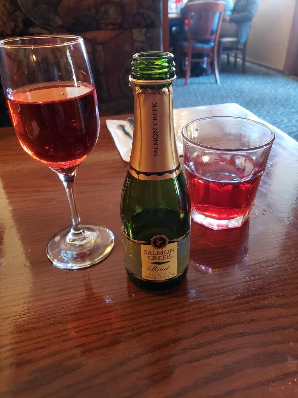 Magpies Grill | restaurant | 1438 Foothill Blvd, La Cañada Flintridge, CA 91011, USA | 8187902348 OR +1 818-790-2348