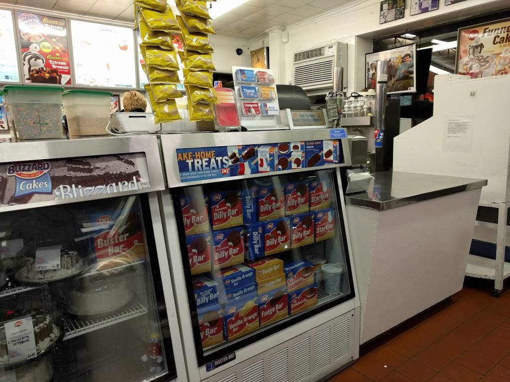 Dairy Queen - Seasonally | restaurant | 3510 Lake Ave, Wilmette, IL 60091, USA | 8472518727 OR +1 847-251-8727