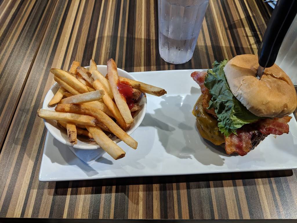 Crabby Joes Bar • Grill | restaurant | 65 University Ave, Waterloo, ON N2J 2V9, Canada | 5197259041 OR +1 519-725-9041