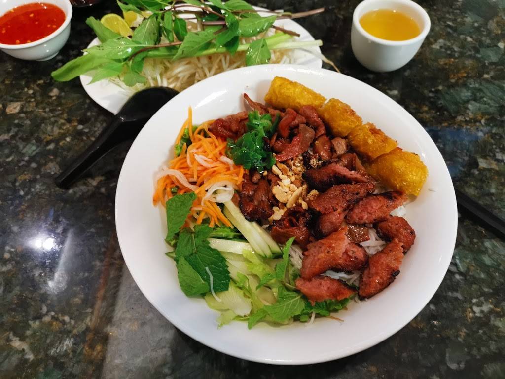 Pho Huong Trang | restaurant | 3366 Keele St, North York, ON M3M 2Y9, Canada | 4166381480 OR +1 416-638-1480